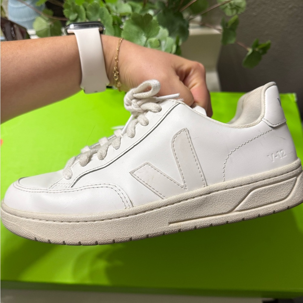 Veja V-12 Women’s Sneakers